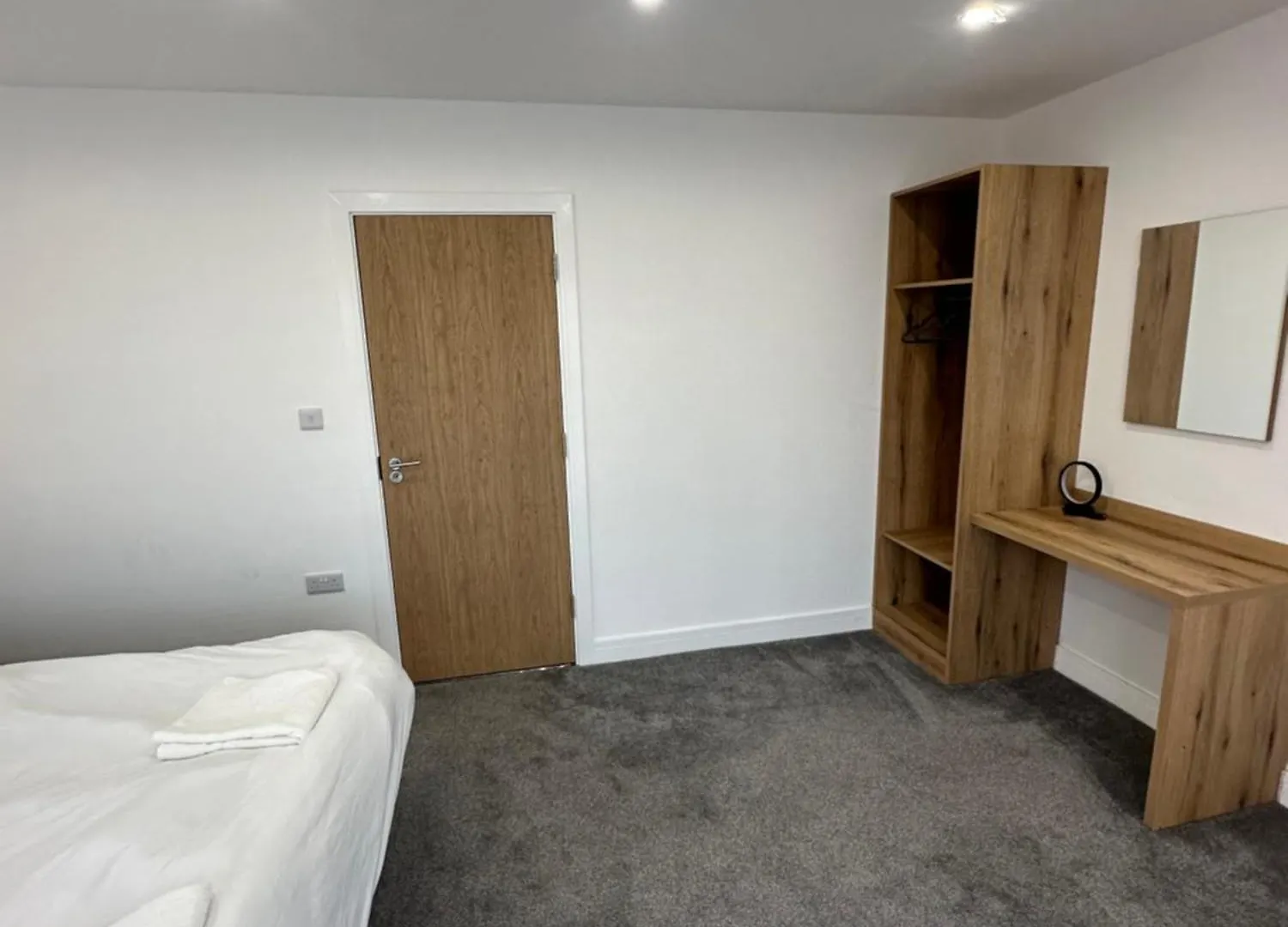 Ah Livings Apartment London
