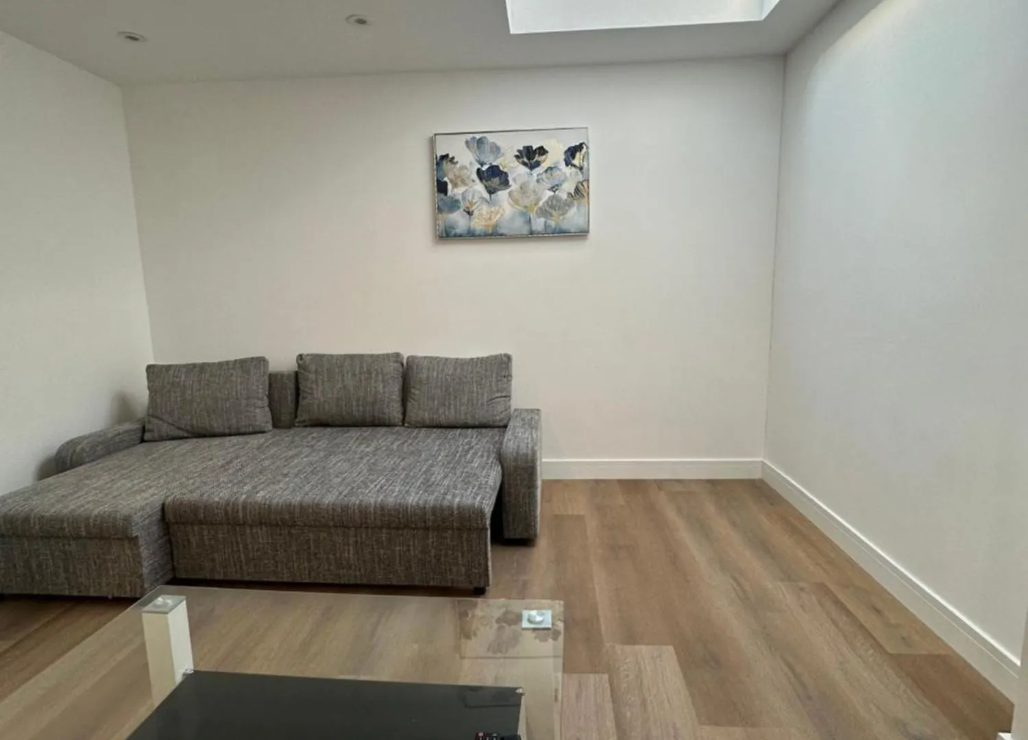 Ah Livings Apartment London
